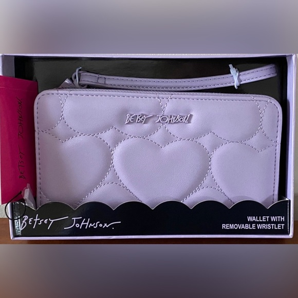 Betsey Johnson Lavender Wallet With Removable Wristlet - Picture 2 of 11